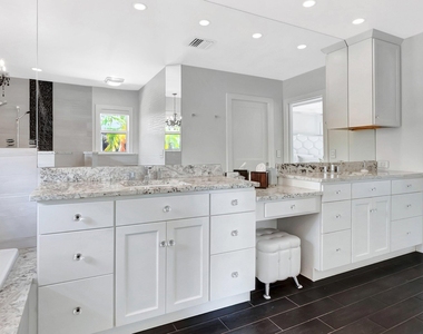 855 Berkeley Street - Photo Thumbnail 18