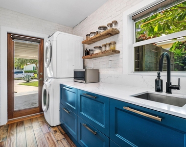 245 30th Street - Photo Thumbnail 18