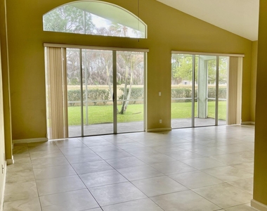 185 Nw Willow Grove Avenue - Photo Thumbnail 4