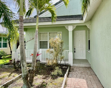 185 Nw Willow Grove Avenue - Photo Thumbnail 1