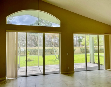 185 Nw Willow Grove Avenue - Photo Thumbnail 14