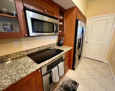 975 Nw Flagler Avenue - Photo Thumbnail 8