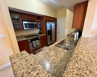 975 Nw Flagler Avenue - Photo Thumbnail 7