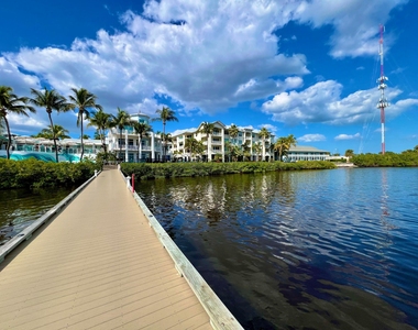 975 Nw Flagler Avenue - Photo Thumbnail 24