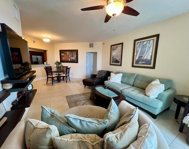 975 Nw Flagler Avenue - Photo Thumbnail 1