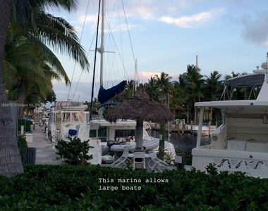 300 Ocean Drive - Photo Thumbnail 23