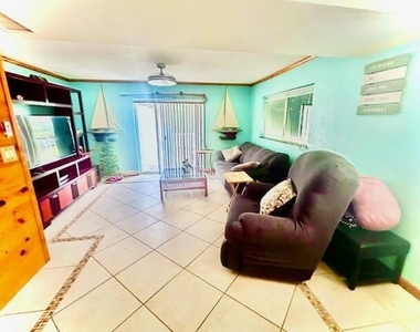 300 Ocean Drive - Photo Thumbnail 7