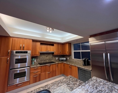 2051 Se 3rd Street - Photo Thumbnail 6