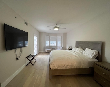 2051 Se 3rd Street - Photo Thumbnail 11
