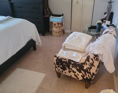 2302 Sunrise Boulevard - Photo Thumbnail 2