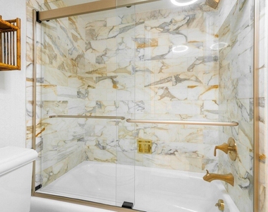 899 Jeffery Street - Photo Thumbnail 13