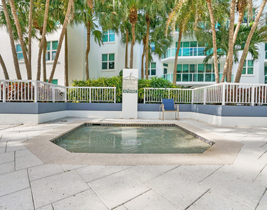 550 Se Mizner Boulevard - Photo Thumbnail 21