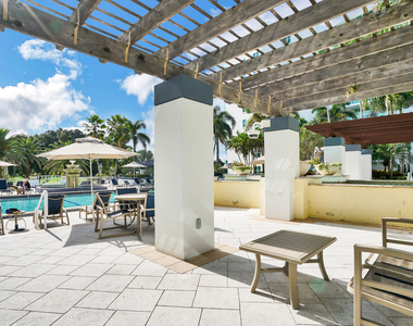 550 Se Mizner Boulevard - Photo Thumbnail 9