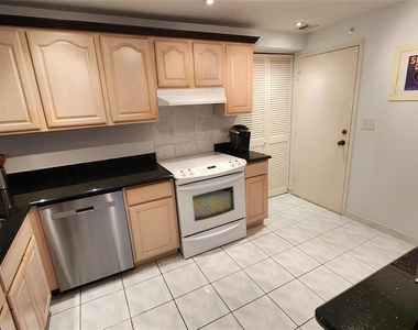 405 N Ocean Boulevard - Photo Thumbnail 14