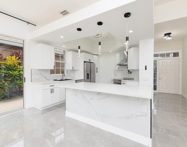 249 Nw Bentley Circle - Photo Thumbnail 11