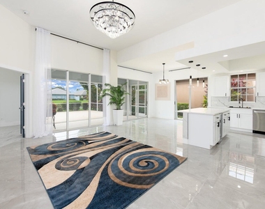249 Nw Bentley Circle - Photo Thumbnail 12