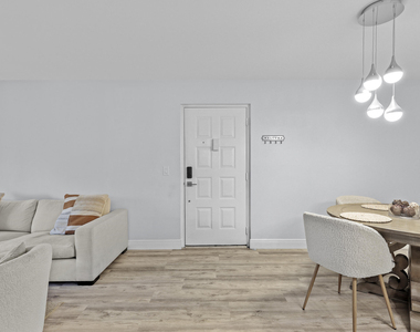 629 Sea Pine Way - Photo Thumbnail 1