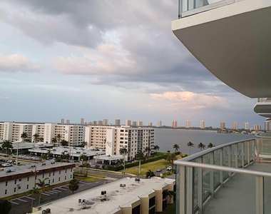 220 Lake Shore Drive - Photo Thumbnail 10
