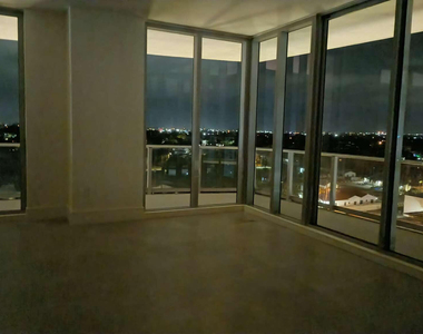 220 Lake Shore Drive - Photo Thumbnail 5