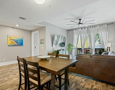 3120 E Latitude Circle - Photo Thumbnail 7
