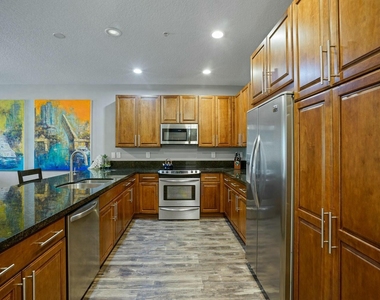 3120 E Latitude Circle - Photo Thumbnail 10