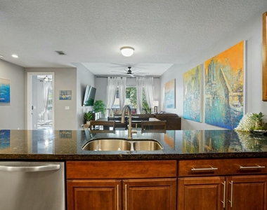 3120 E Latitude Circle - Photo Thumbnail 13