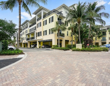 3120 E Latitude Circle - Photo Thumbnail 1