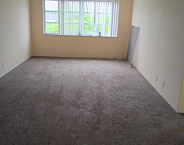 1501 Nw 43rd Avenue - Photo Thumbnail 5