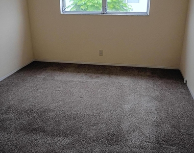 1501 Nw 43rd Avenue - Photo Thumbnail 6