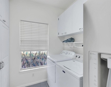 7334 Pine Creek Way - Photo Thumbnail 20