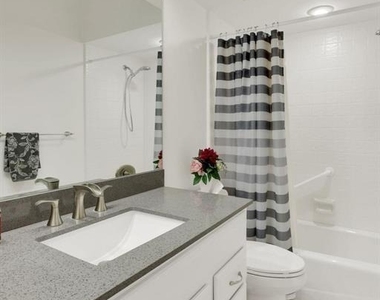 7334 Pine Creek Way - Photo Thumbnail 16