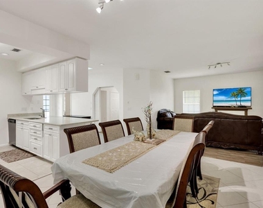 7334 Pine Creek Way - Photo Thumbnail 7