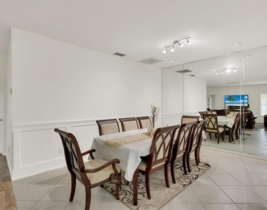 7334 Pine Creek Way - Photo Thumbnail 6