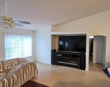 6448 Nw Colgate Street - Photo Thumbnail 9