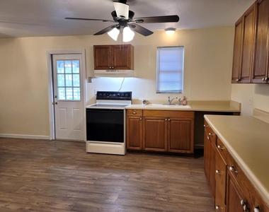 4362 W Midway Road - Photo Thumbnail 11