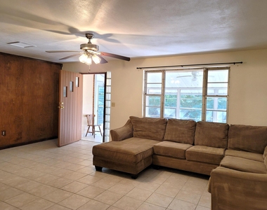 4362 W Midway Road - Photo Thumbnail 7