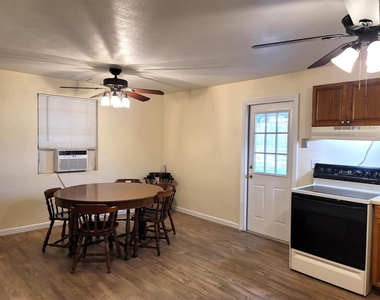 4362 W Midway Road - Photo Thumbnail 10