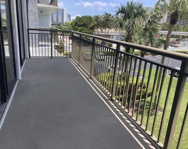 3031 N Ocean Boulevard - Photo Thumbnail 5