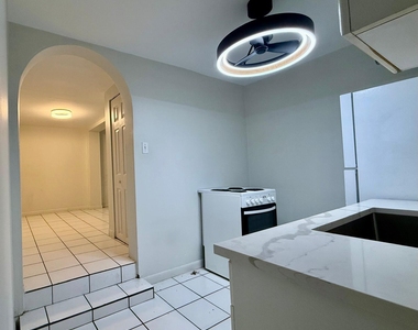 1215 Ne 17th Avenue - Photo Thumbnail 1