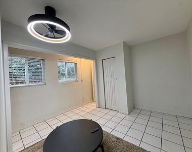 1215 Ne 17th Avenue - Photo Thumbnail 6