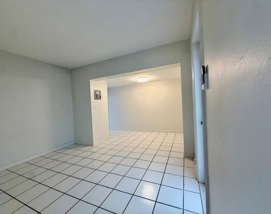 1215 Ne 17th Avenue - Photo Thumbnail 5