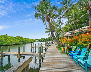 275 Palm Avenue - Photo Thumbnail 28