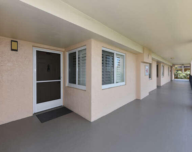 275 Palm Avenue - Photo Thumbnail 3