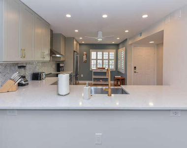 275 Palm Avenue - Photo Thumbnail 12