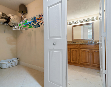 275 Palm Avenue - Photo Thumbnail 7