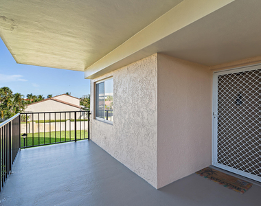 275 Palm Avenue - Photo Thumbnail 2