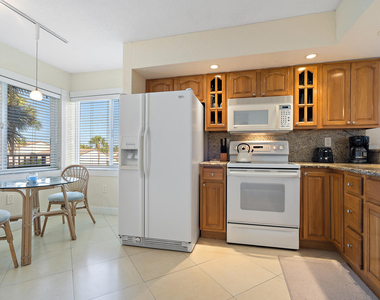 275 Palm Avenue - Photo Thumbnail 17
