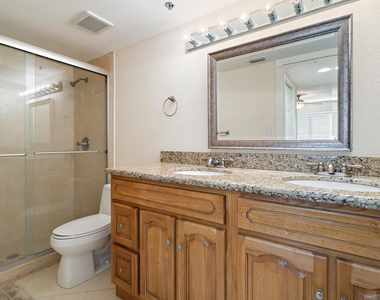 275 Palm Avenue - Photo Thumbnail 8