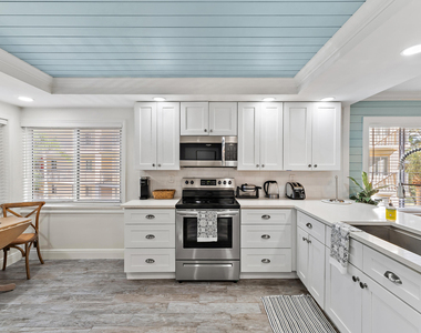 275 Palm Avenue - Photo Thumbnail 3