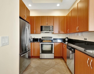 701 S Olive Avenue - Photo Thumbnail 11